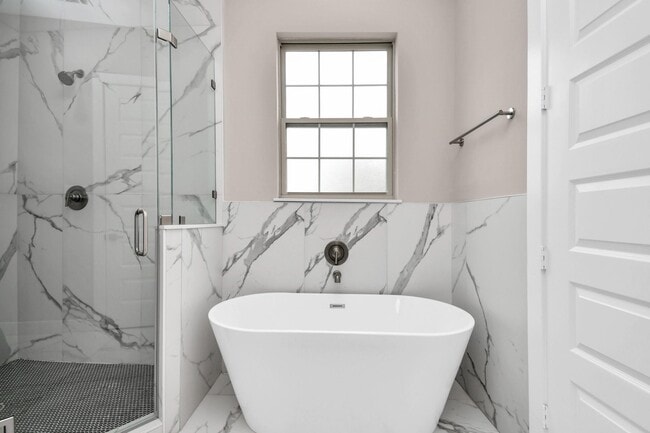 Building Photo - 304 Chobani Ln