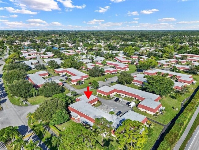 Building Photo - 102 Amherst Ln