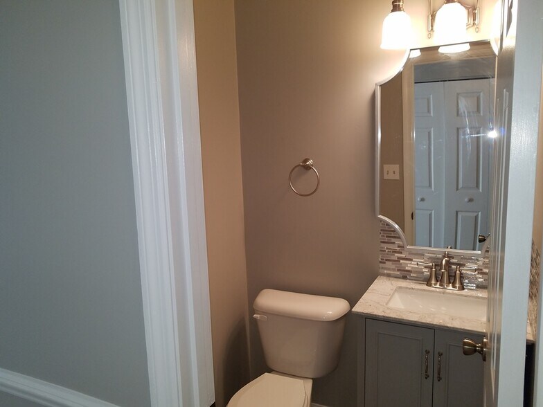 Downstairs bath - 31 Sally Ann Pl