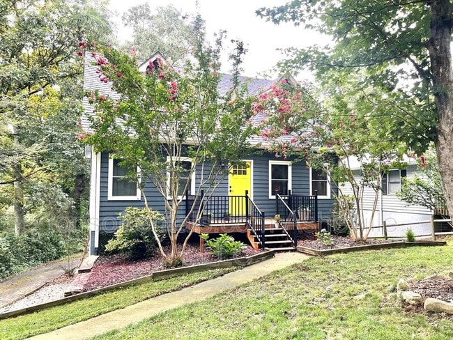 Building Photo - 147 Birch Ln