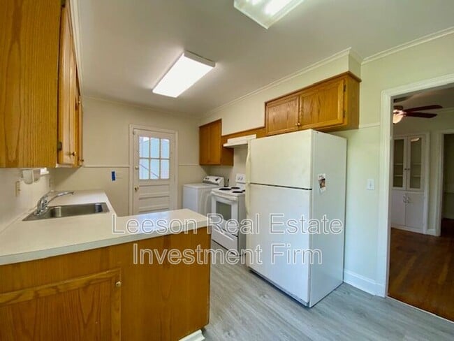 Building Photo - 2717 Fairfield Ave