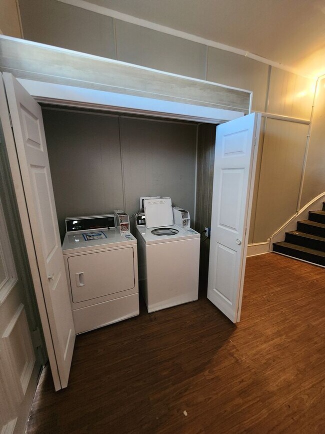 Building Photo - 1 bedroom 1 bath