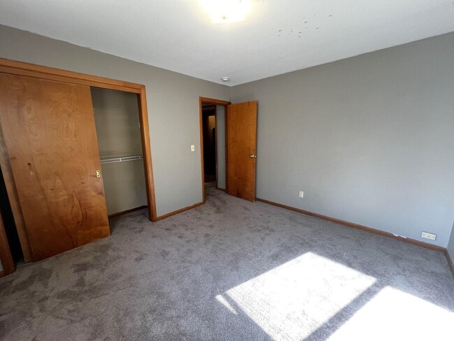 Building Photo - 1131 Maple St