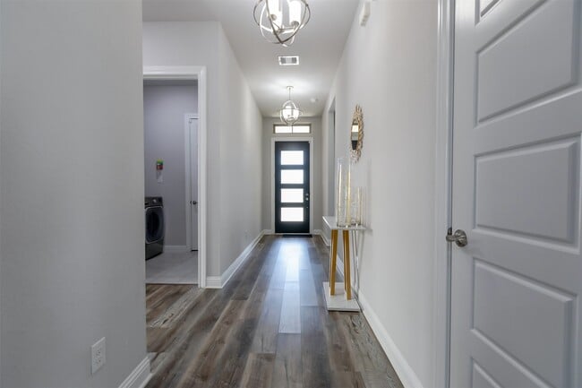 Building Photo - 2023 Village Orchard Ln