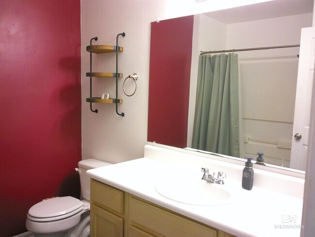 Building Photo - 1517 Regency Rd