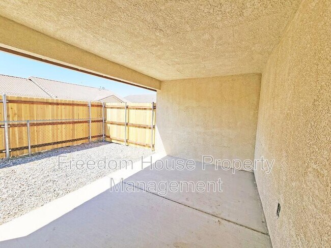 Building Photo - 600 San Lorenzo St