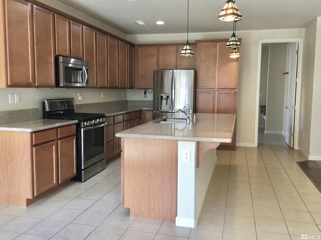 Building Photo - 1467 Bluewood Dr