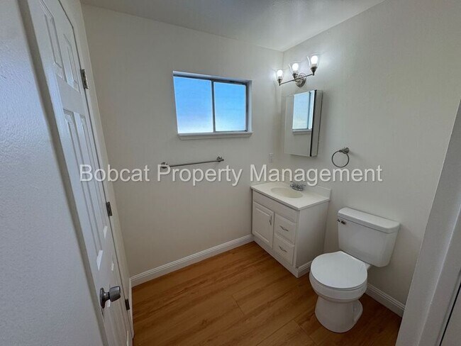 Building Photo - 1501 N Edmonds Dr