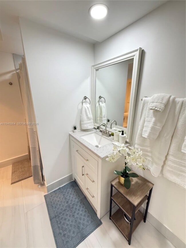 Building Photo - 2036 NE 21st Ave