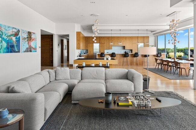 Building Photo - 1439 Devlin Dr