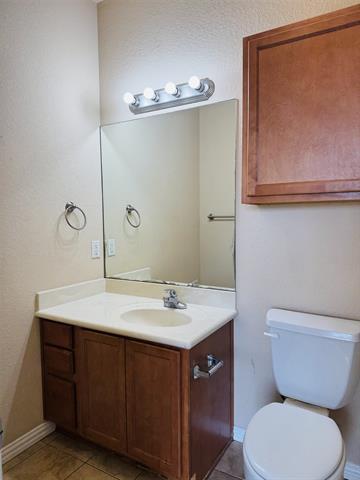 Building Photo - 1627 Summerhill Ct