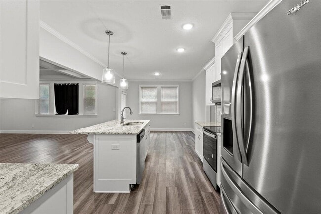 Building Photo - 239 Prominence Dr