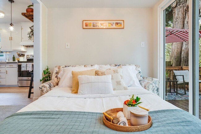 Building Photo - 4459 Brygger Dr W