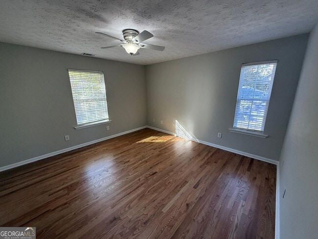 Building Photo - 27 Montgomery St NE