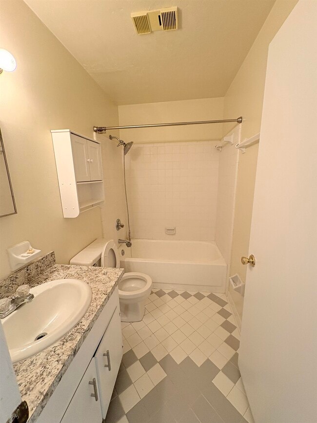 Building Photo - 3687 Donovan Dr