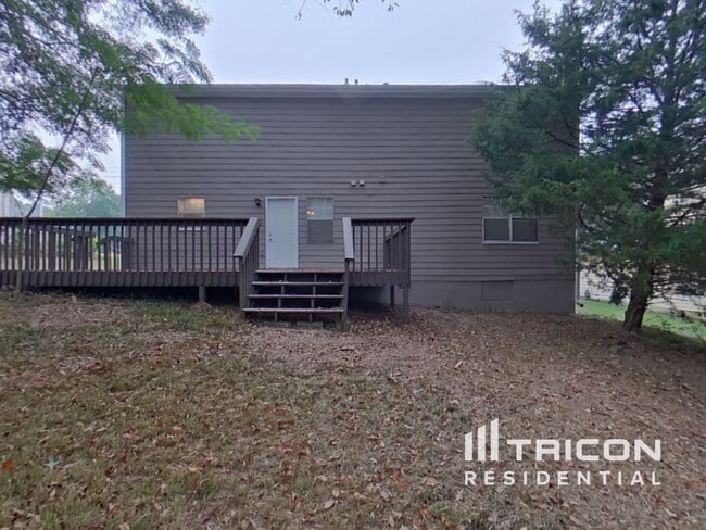Building Photo - 2142 Red Rose Ln