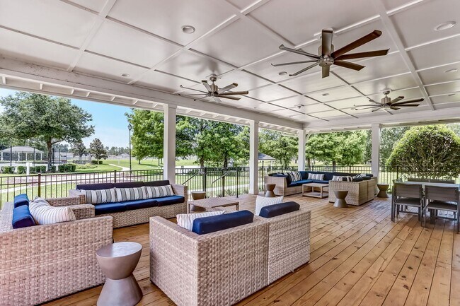 Building Photo - Spacious 4-Bedroom Home in Amelia Walk wit...
