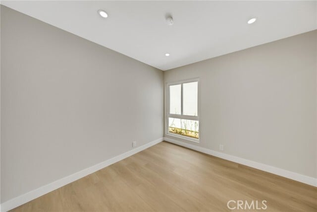 Building Photo - 14 Willow Tree Ln