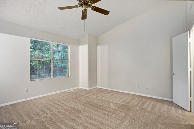 Building Photo - 5731 Wells Cir