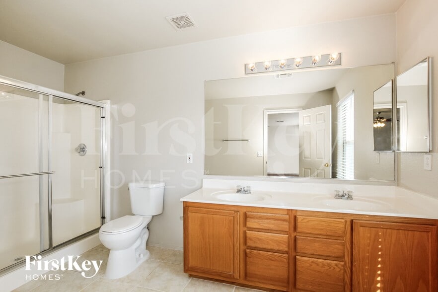 Building Photo - 15029 W Larkspur Dr