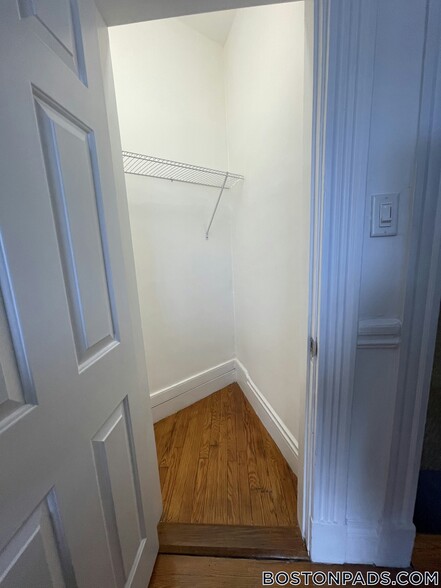 Primary Photo - 16 Queensberry St