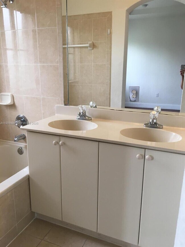 Building Photo - 10803 NW 83rd St