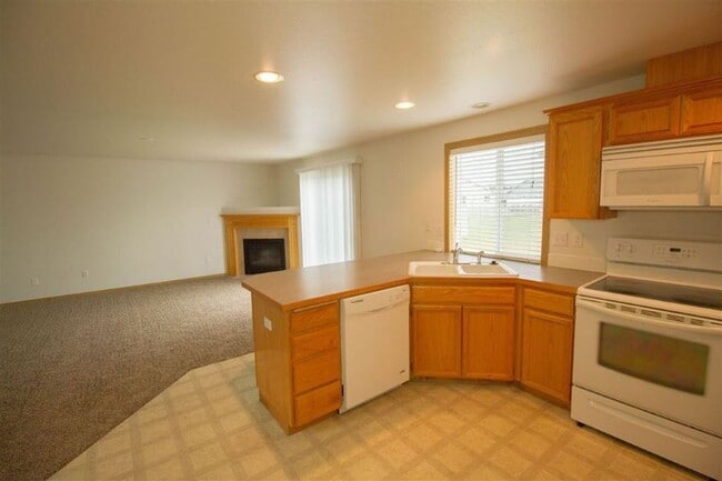 Building Photo - 9511 W Caelen Ave