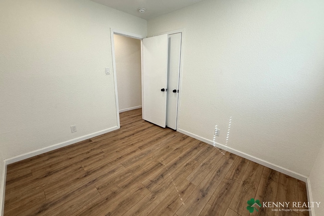 Building Photo - Remodeled 3 BD/2 BA Home with Private Entrance and Backyard