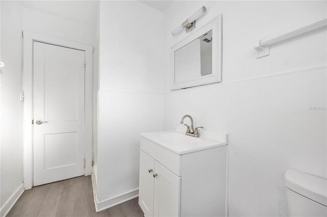 Building Photo - 243 Avenue L NE