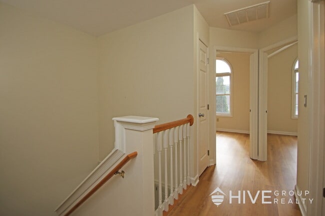 Building Photo - Charming Townhome in Harrisonburg!