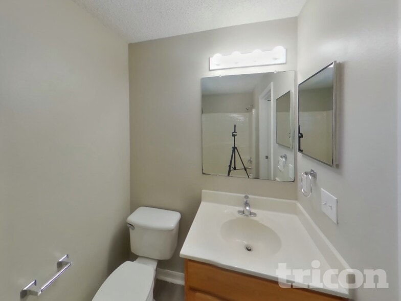 Building Photo - 5204 Juliet Ct