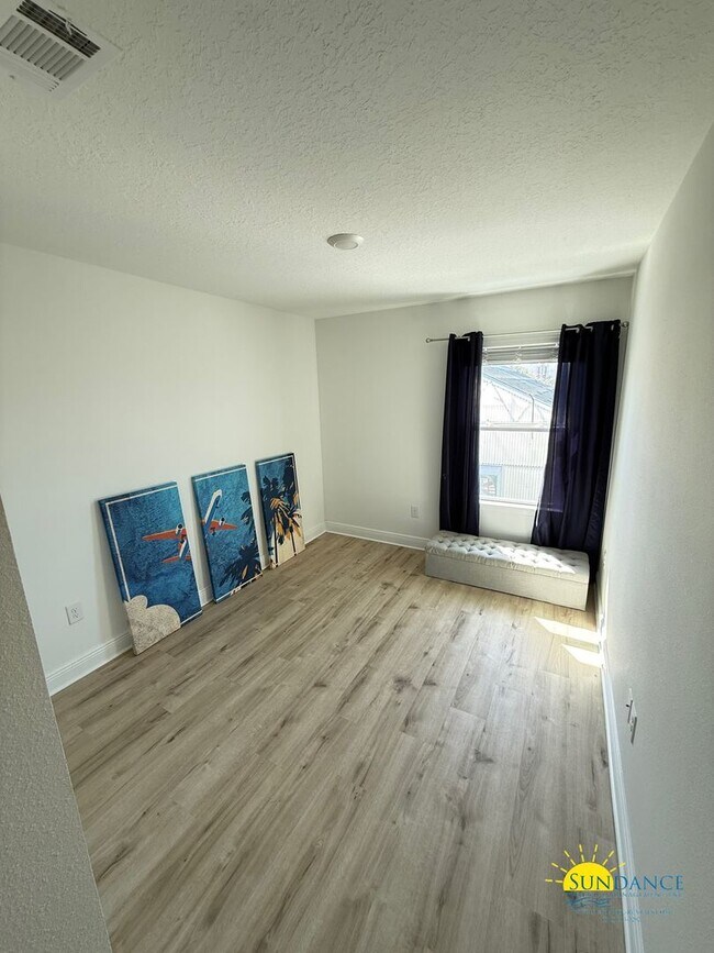 Building Photo - Charming End-Unit Townhome Near Destin Harbor & Crab Island!