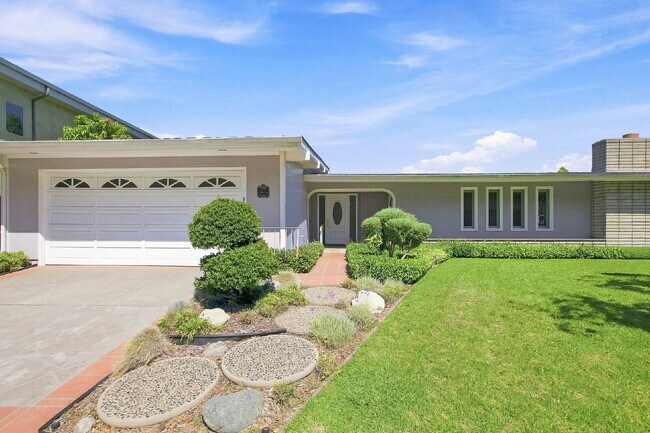 Building Photo - Coveted and Spacious Rossmoor 3-bed/2-bath Home with Expansive Entertainer’s Backyard