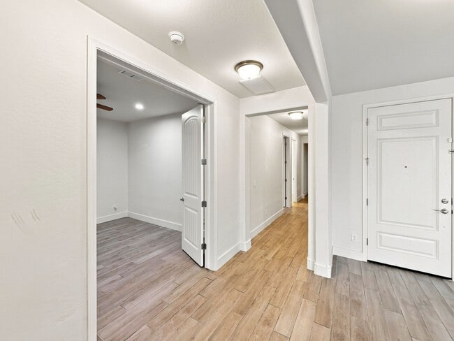 Building Photo - Luxury SMART HOME For Rent!