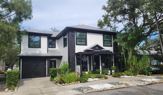 Primary Photo - 252 S Links Ave