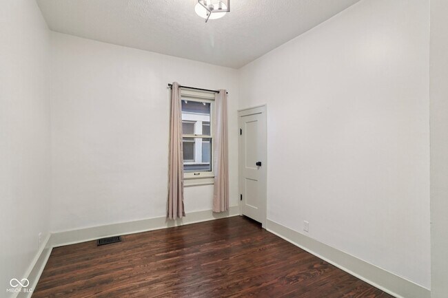 Building Photo - 615 N Grant Ave