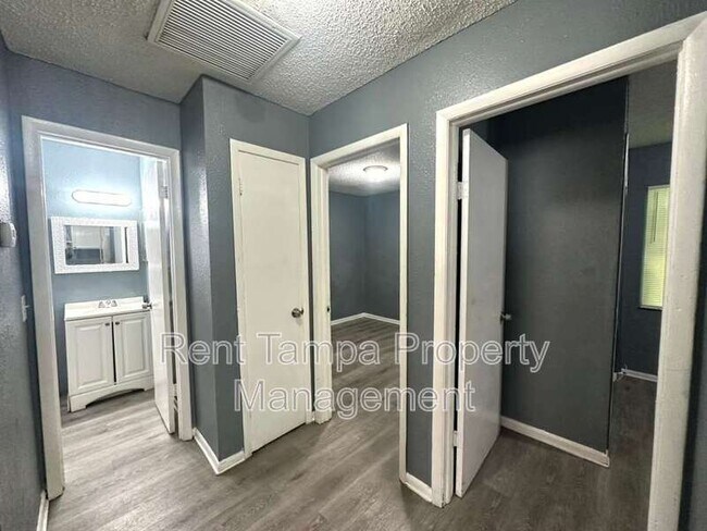 Building Photo - 8304 N Mulberry St