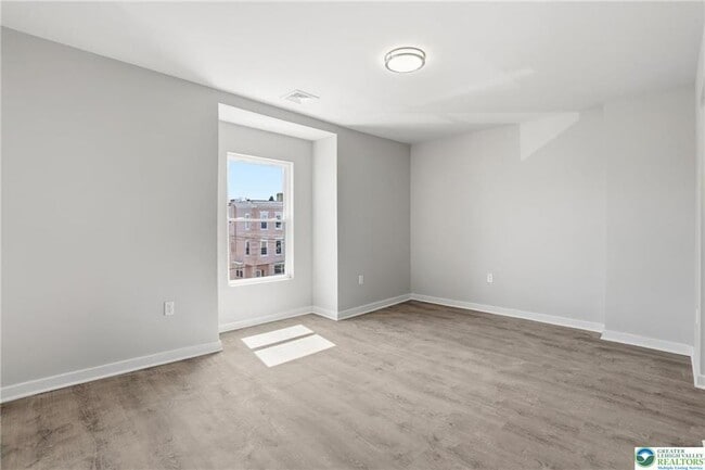 Building Photo - 1425 W Gordon St