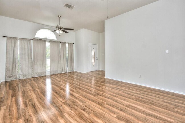 Building Photo - 3007 Crystal Cove