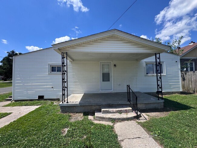 Building Photo - 2230 Monroe St
