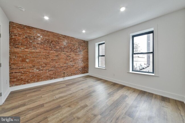Building Photo - 1828 S 5th St