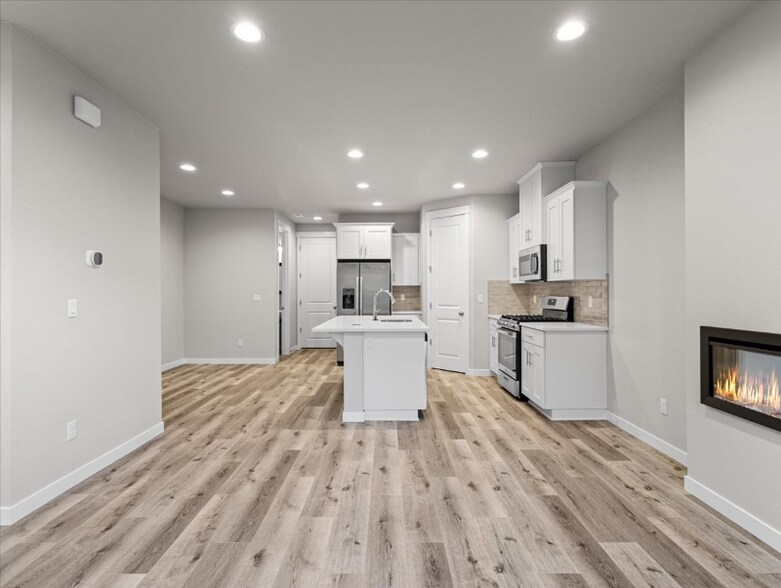 Building Photo - 11204 SE 162nd Ave