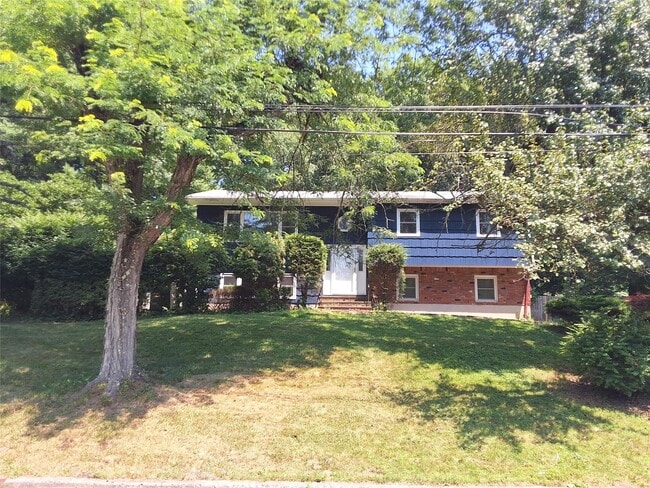 Building Photo - 24 Wallace Dr