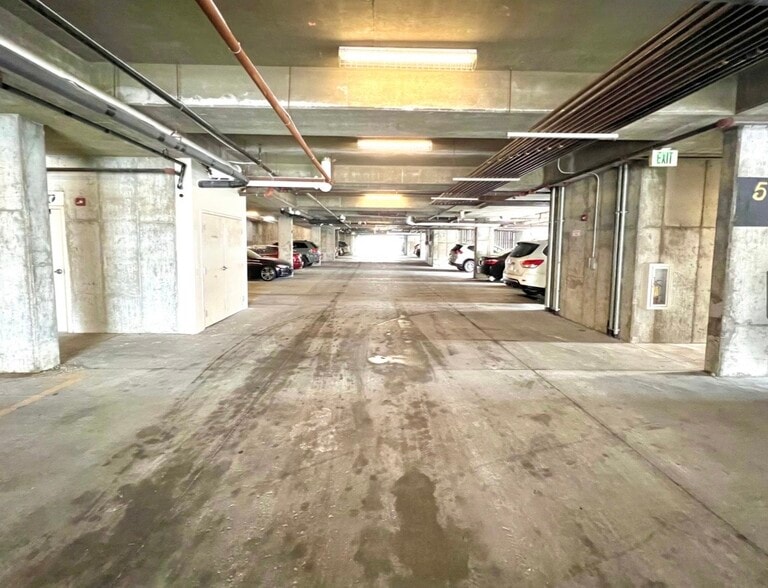 Building Photo - 175 Albion Village Way