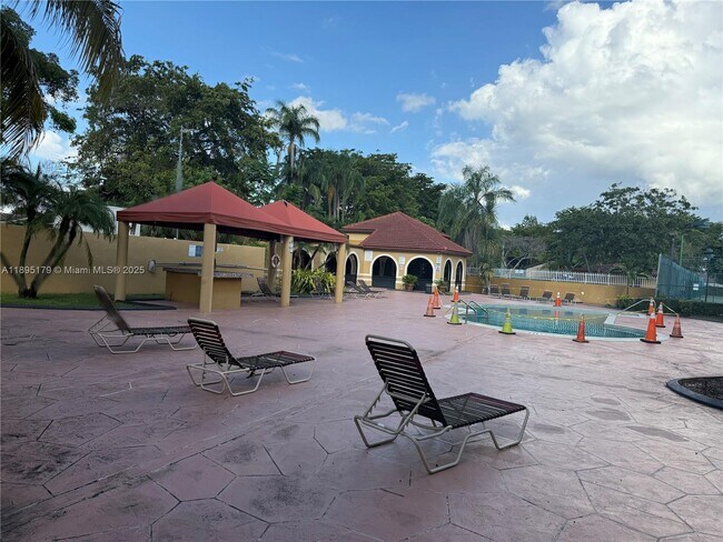 Building Photo - 15500 SW 80th St