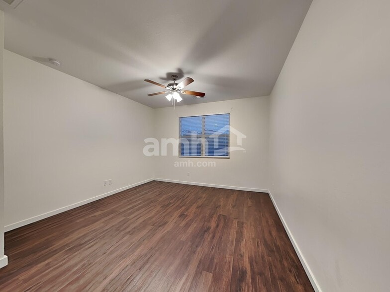 Building Photo - 701 W Micanopy Trl.