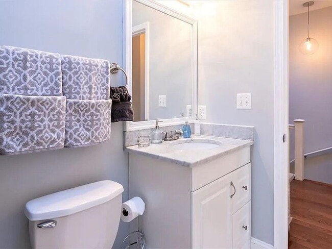 Building Photo - "Spacious 3-Bed, 3-Bath Urban Retreat in Vibrant Washington, DC Neighborhood!"