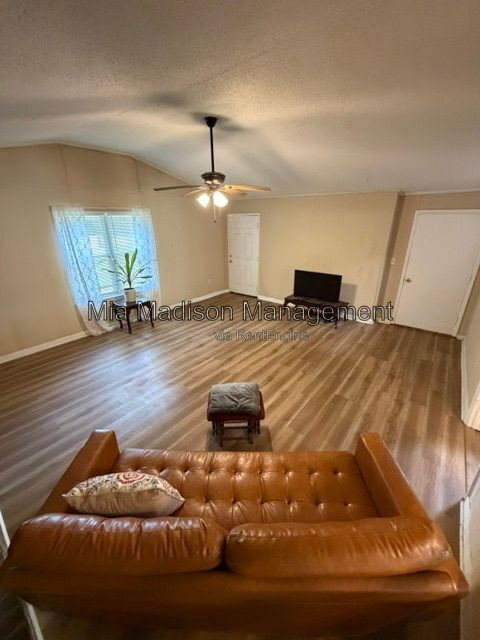 Building Photo - 9406 Dunwoody Dr