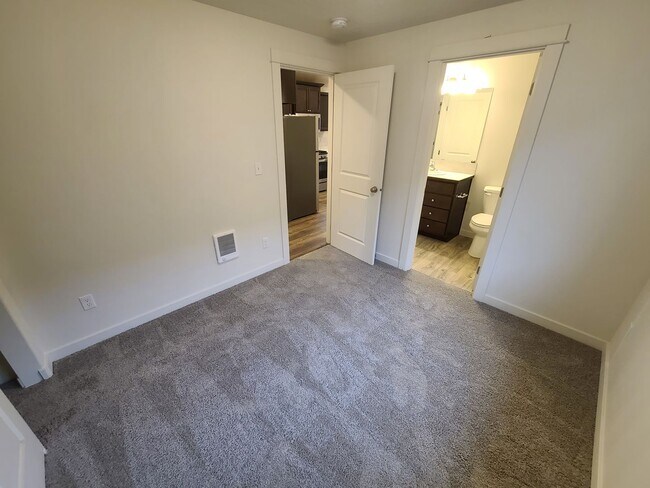 Building Photo - Single Level 3 Bed/2 Bath in NW Redmond - Upas Avenue