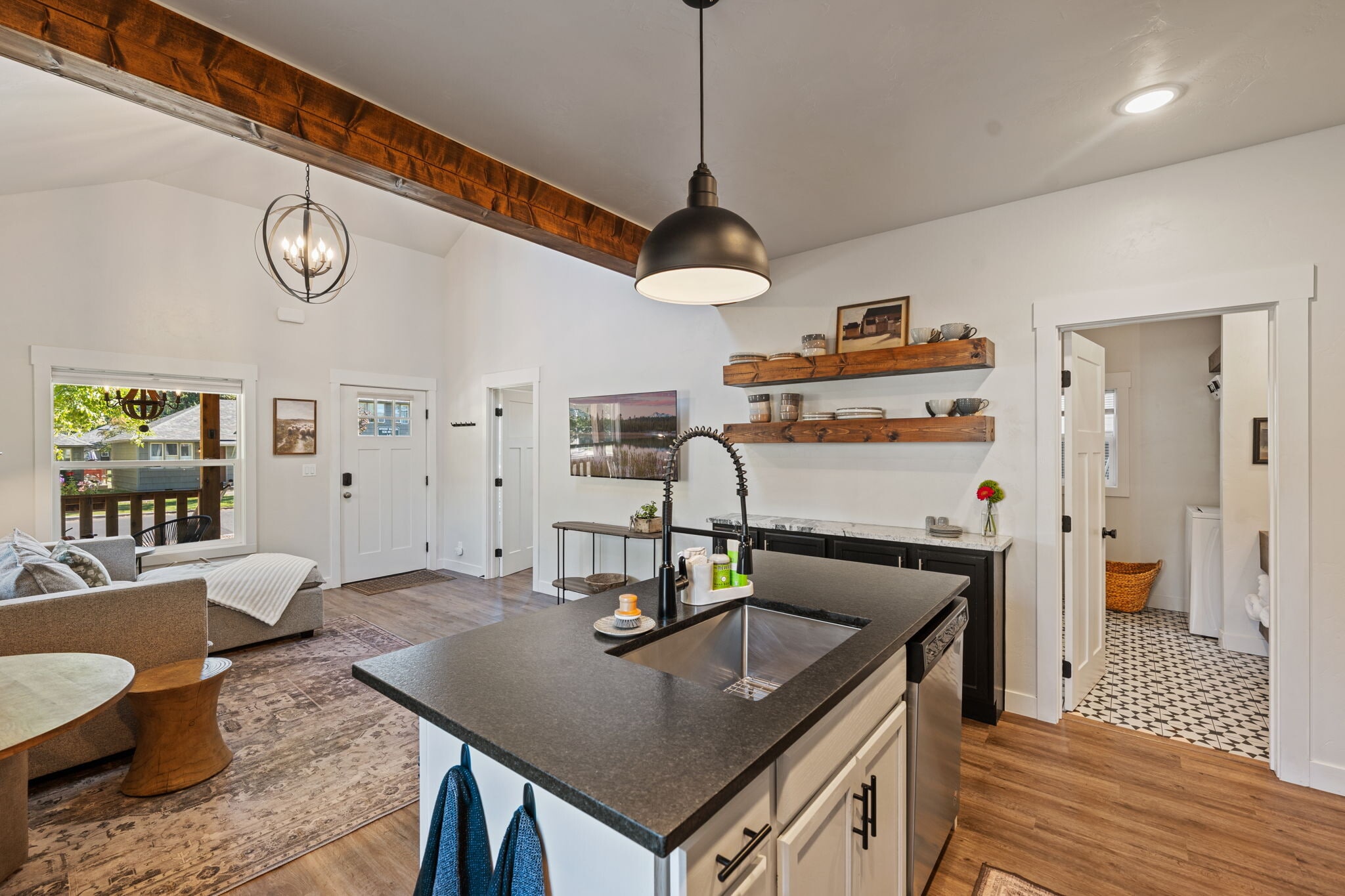 Building Photo - 1545 NW 5th St